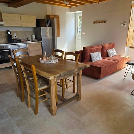 Gite Au Pied De La Colline Vézelay Eksteriør bilde
